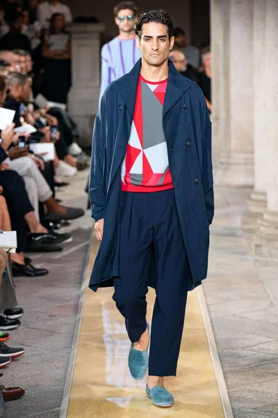 Look 57